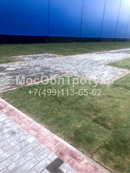 Укладка большой площади тротуарной плитки в Балашихе - слайд 1