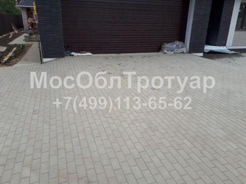 Укладка брусчатки на бетоне в деревне Лесной, Пушкинский район - слайд 1